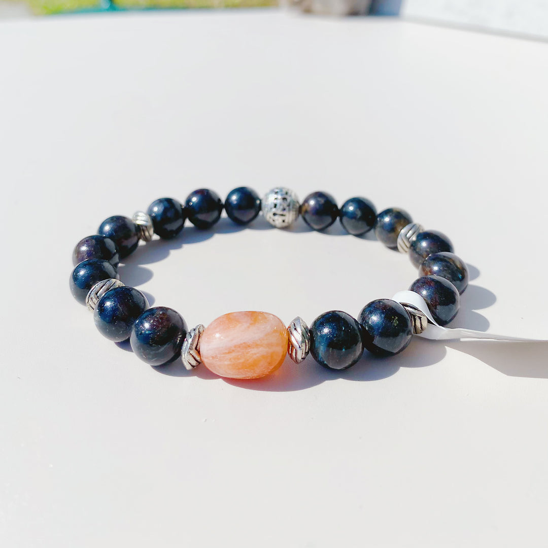 Arfvedsonite (阿弗德松石)| Sunstone (太陽石) Bracelet