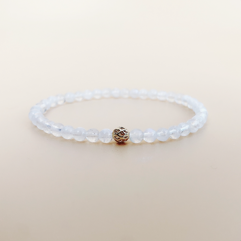 Blue Flash Moonstone (月亮石) (AAA Quality) | Stretchy Cord Bracelet with Silver Tone Flower Bead | The Stone of Stability