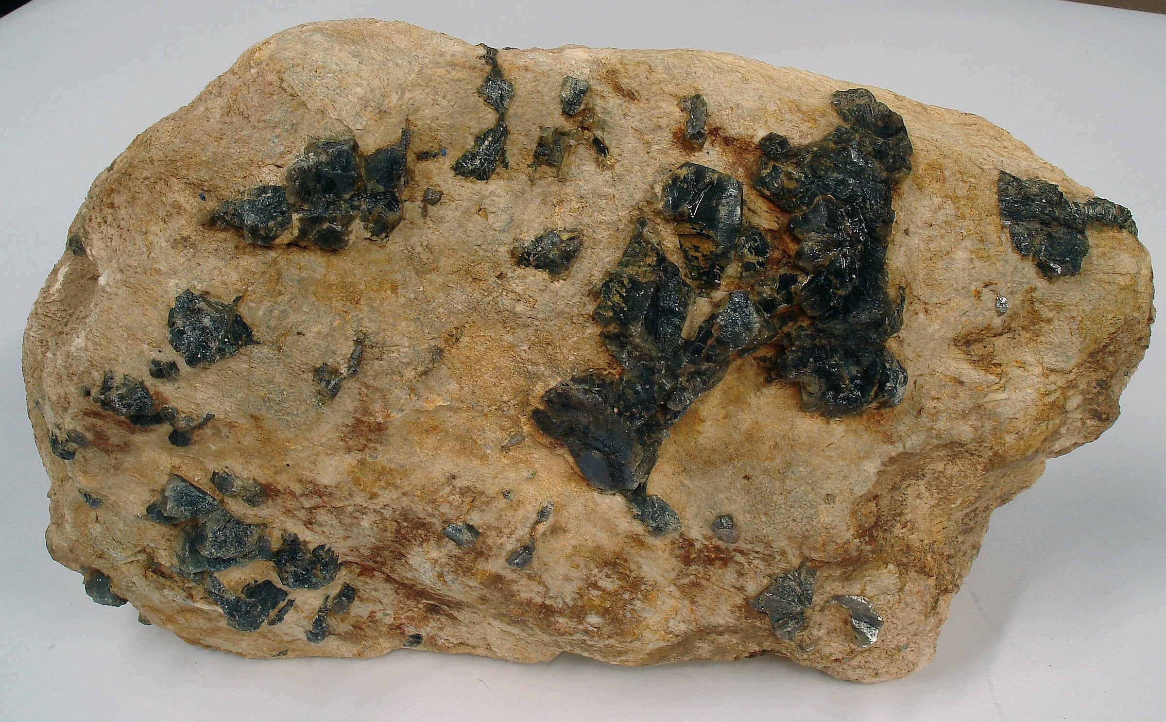 Pegmatite (偉晶岩)