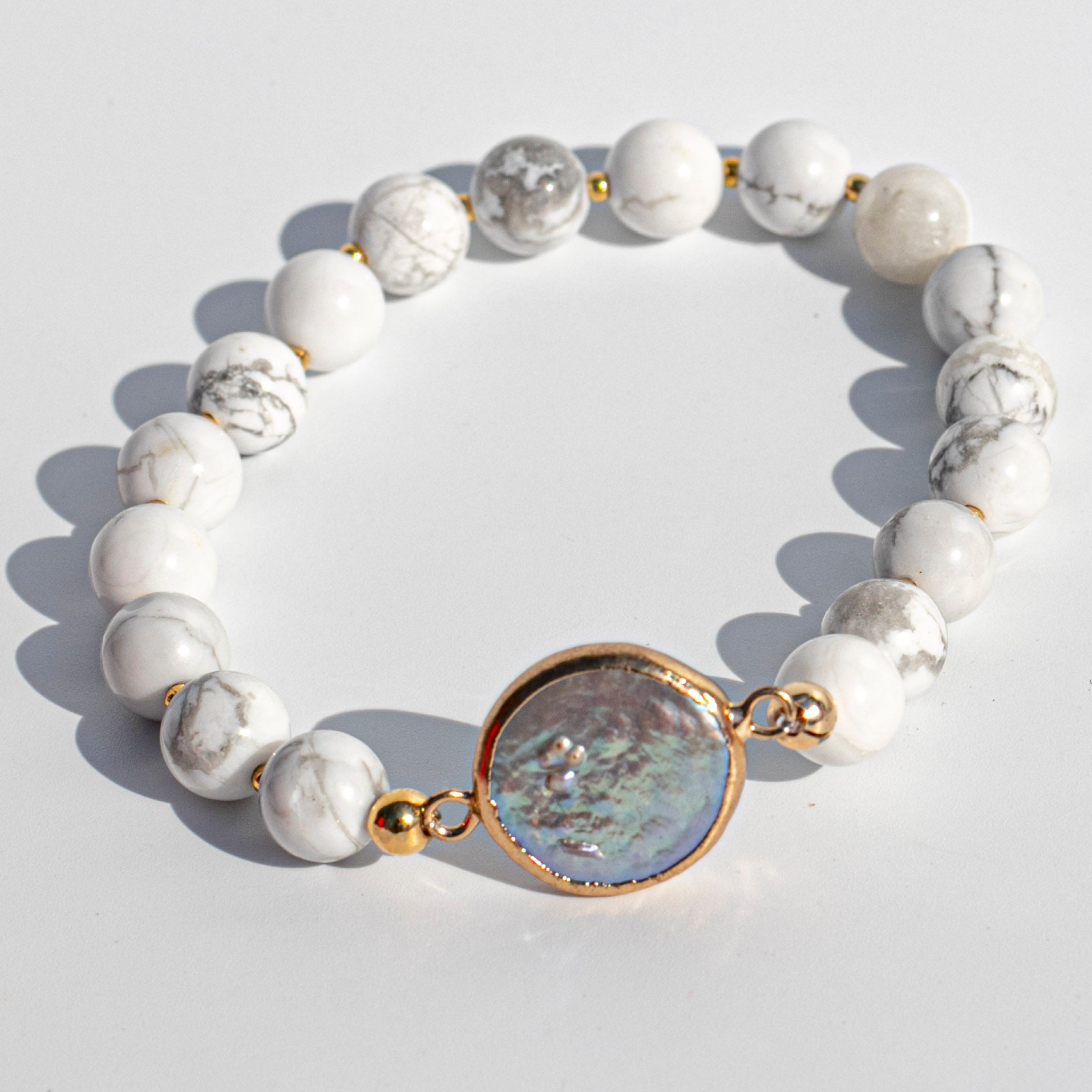 Howlite (白紋石) | Gold Bezel Pearl (珍珠) | Stretchy Cord Bracelet with Gold Plated Spacers